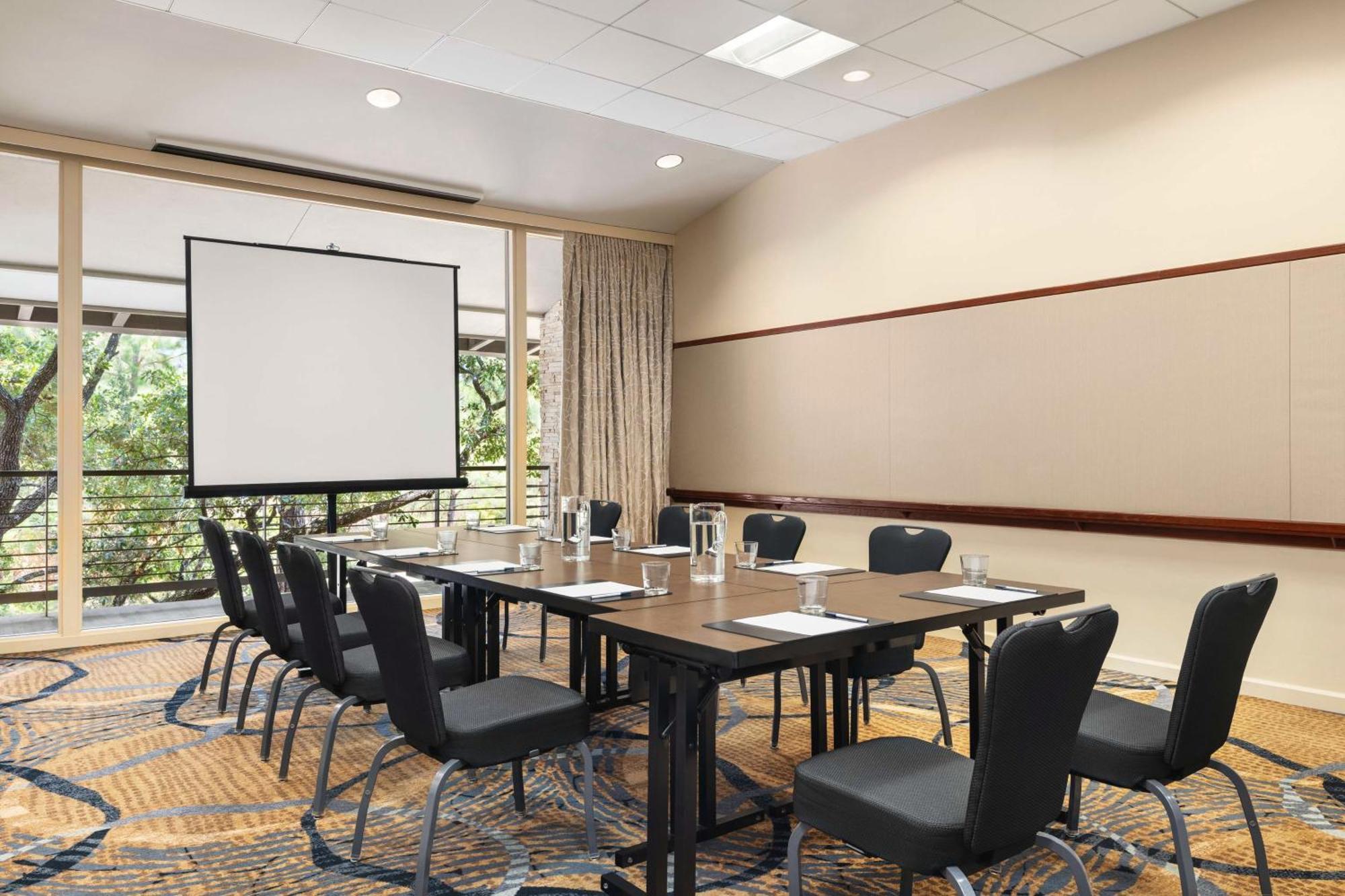 The Woodlands Resort, Curio Collection By Hilton Luaran gambar