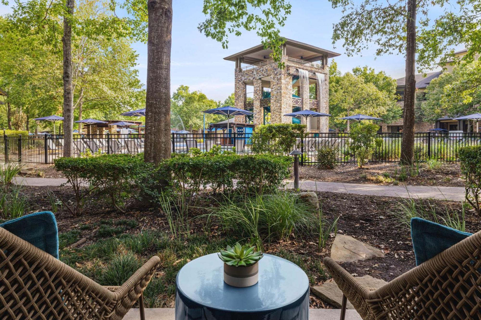 The Woodlands Resort, Curio Collection By Hilton Luaran gambar