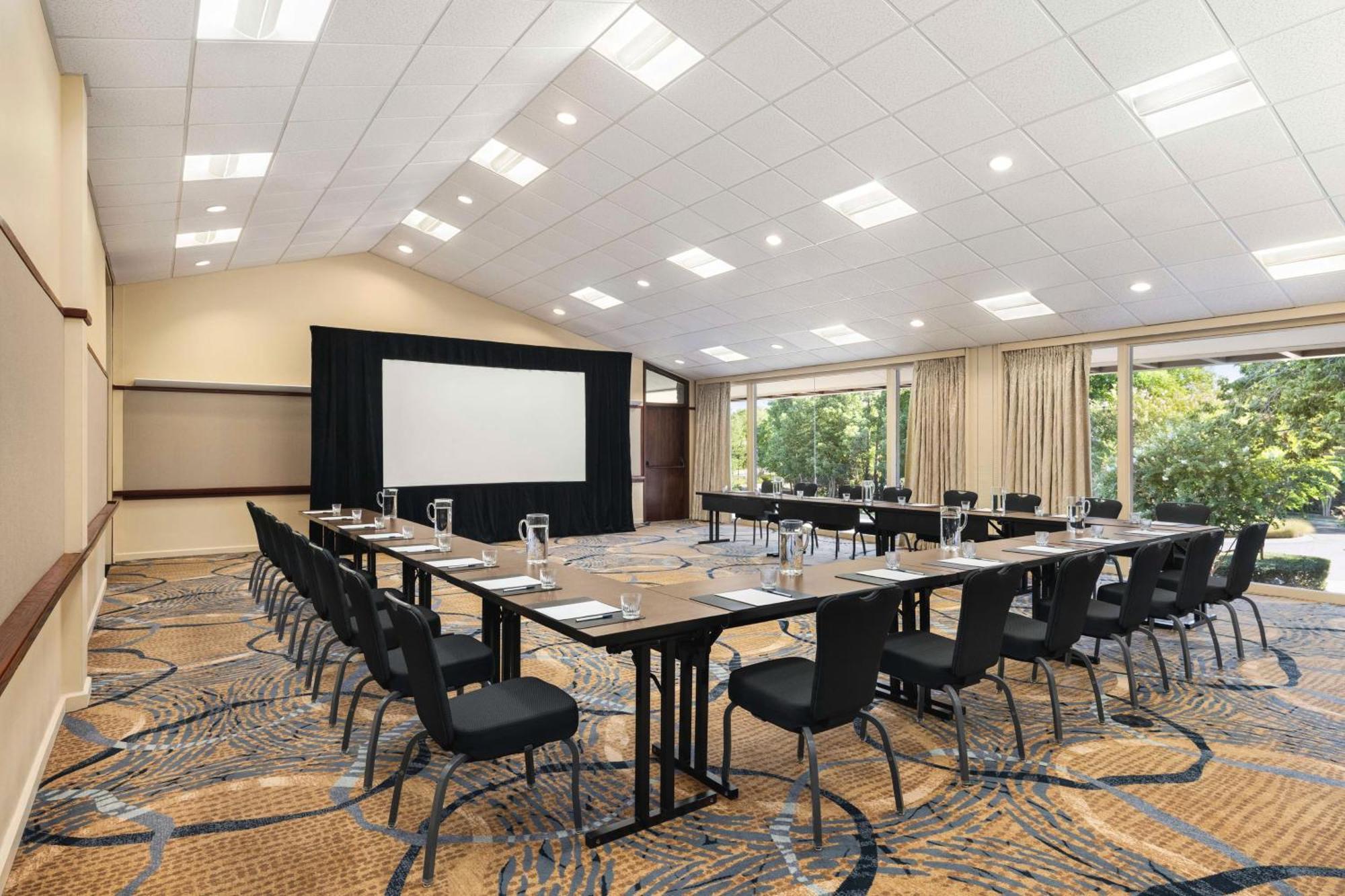 The Woodlands Resort, Curio Collection By Hilton Luaran gambar