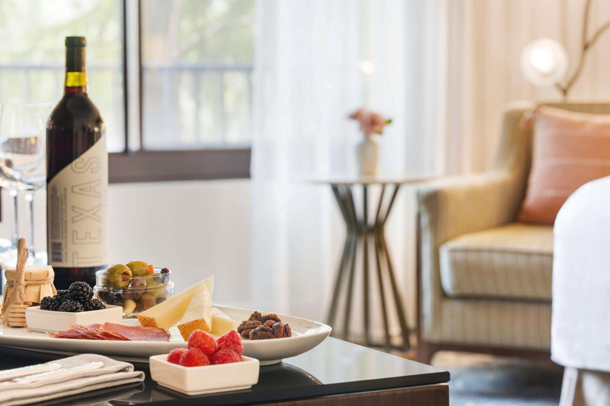The Woodlands Resort, Curio Collection By Hilton Luaran gambar
